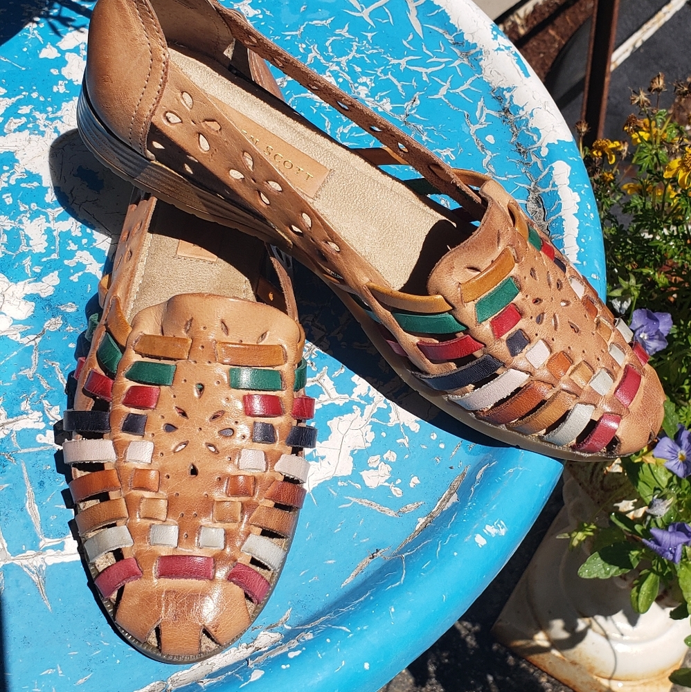 8 M Karen Scott  leather sandals mocassians